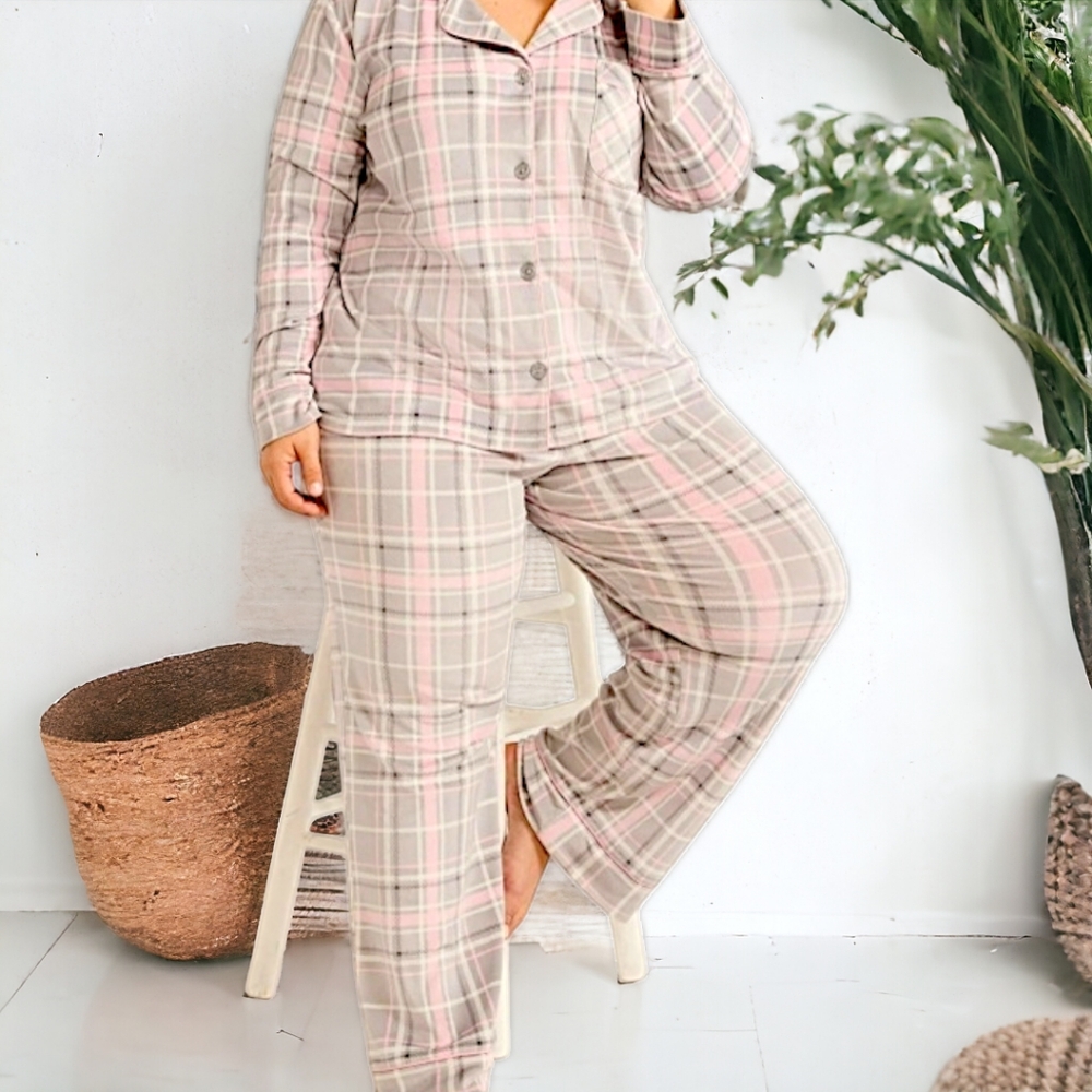 Pink plaid flannel pajama set womens size Large by Joyspun SUPER soft